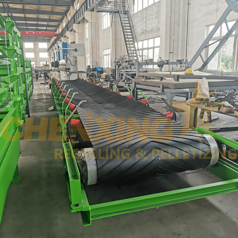 Manual Sorting Belt for Plastic Recycling Line - Workers Separating PET/HDPE/PP Materials