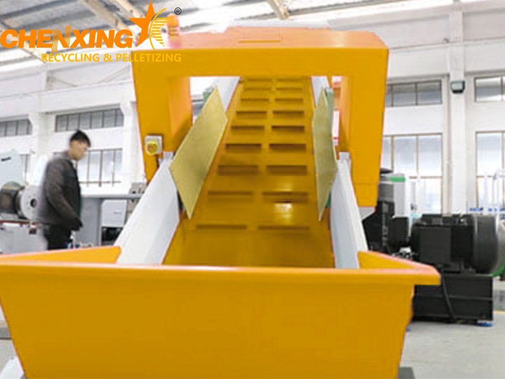 Feeding & Metal Detection